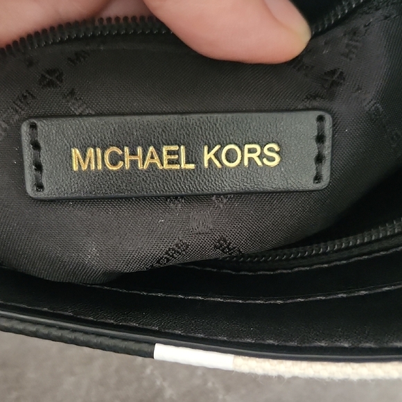 Michael Kors Large Messenger Crossbody - Picture 10 of 13